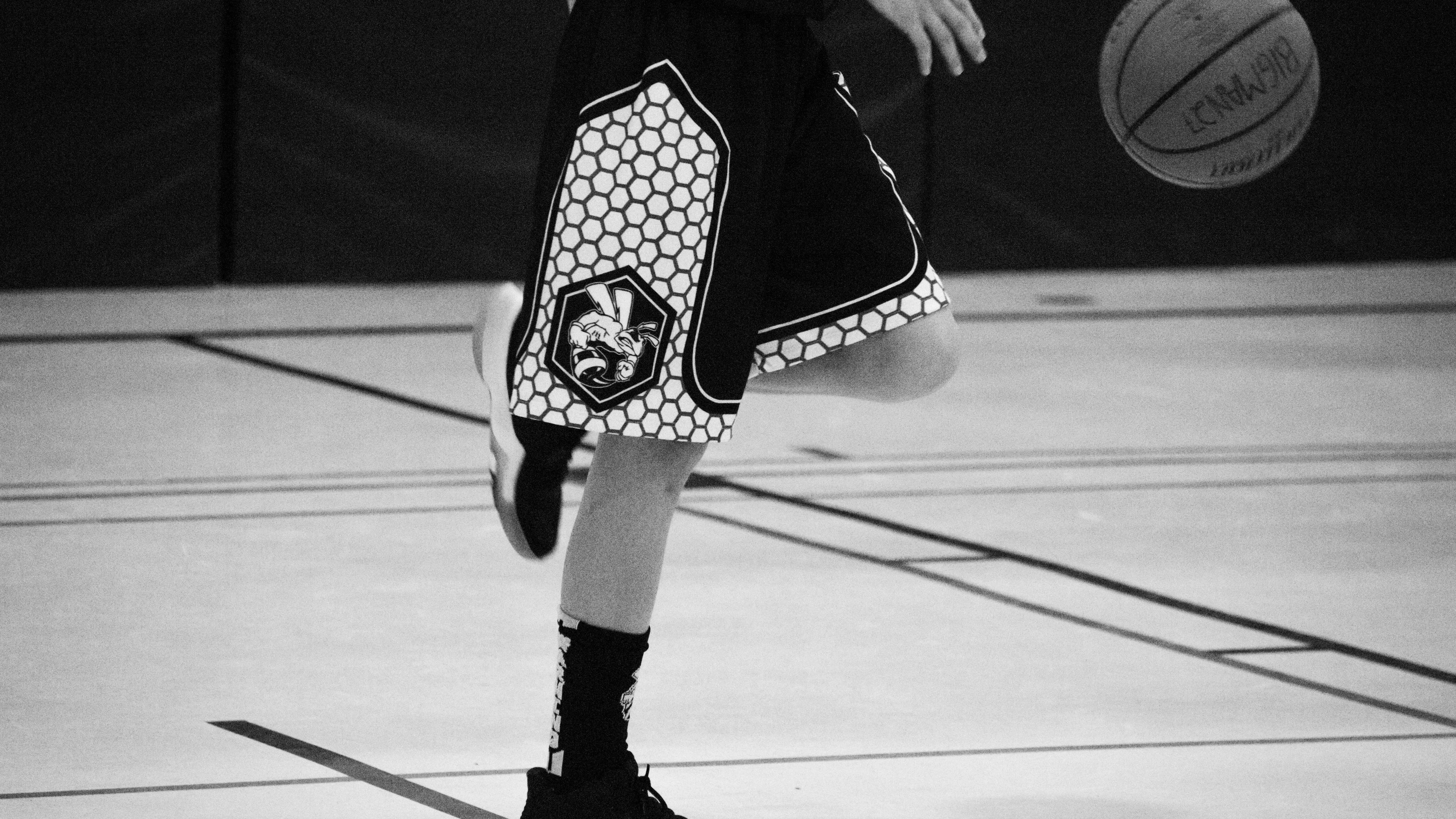 BASKETBALL